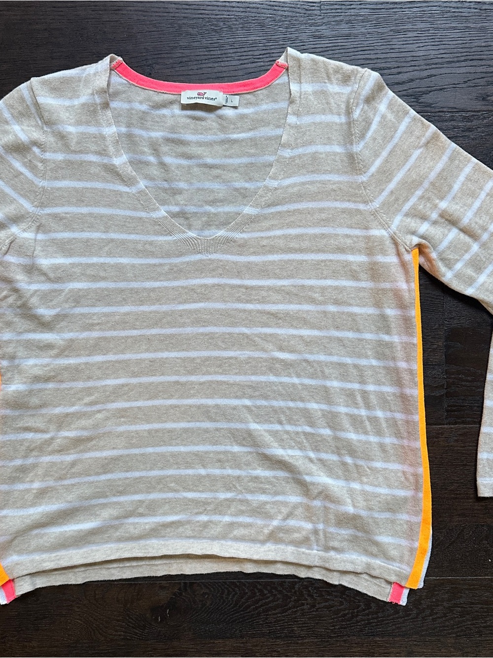 Vineyard Vines Striped V-Neck Sweater in Beige and White with Neon Trim size L